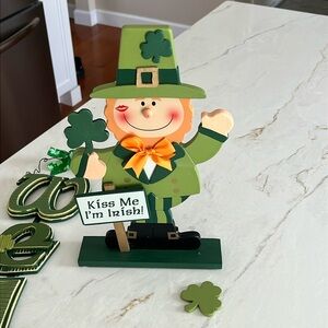 Wooden St Patrick’s Day decor